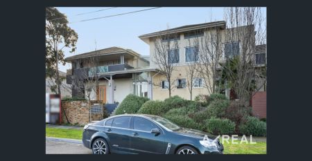 Boutique Living with Space, Style and Serenity - Photo 2