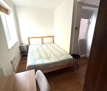 Sumatra Road London, NW6 - Photo 1