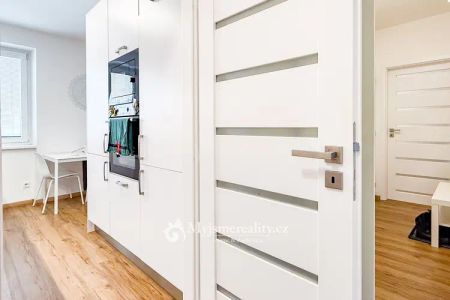 Pronájem bytu 2+1, parkovací stání, 55 m - Fotografie 5