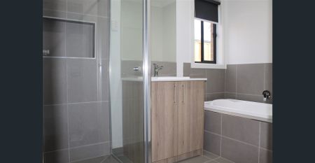 LUXURIOUS FAMILY HOME!!! - Photo 5