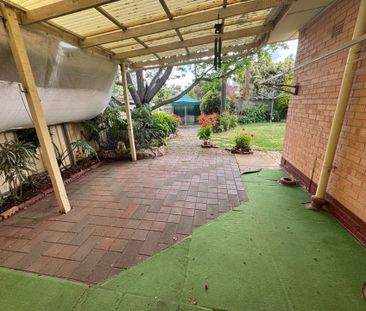 Large 3 Bedroom Family Home - Photo 4