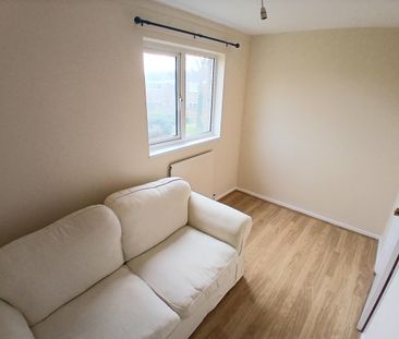 Canterbury Way, Stevenage - Photo 2