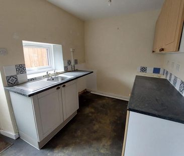 2 bedroom terraced house to rent - Photo 6