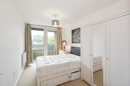 2 Bed Flat, Harston Walk, E3 - Photo 3
