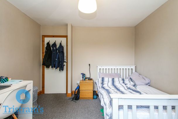 6 bed Semi-Detached House for Rent - Photo 1