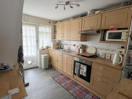 2 bedroom townhouse to rent - Photo 4