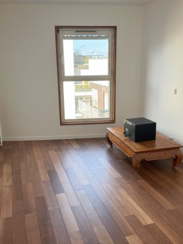 Location Appartement 4 pièces 84m² PARIS 13ème - Photo 3