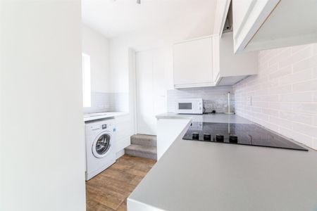 3 bed flat to rent in Whitefield Terrace, Heaton, NE6 - Photo 3