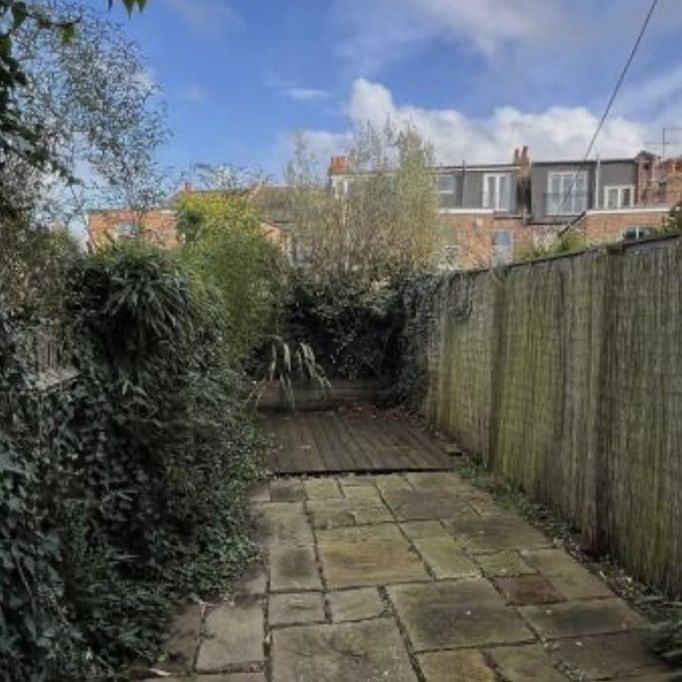 2 Bed Maisonette, Northview Road, N8 - Photo 1