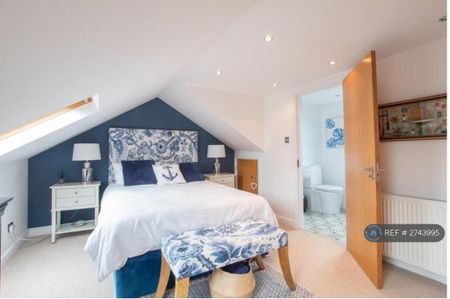 2 bedroom flat to rent - Photo 3