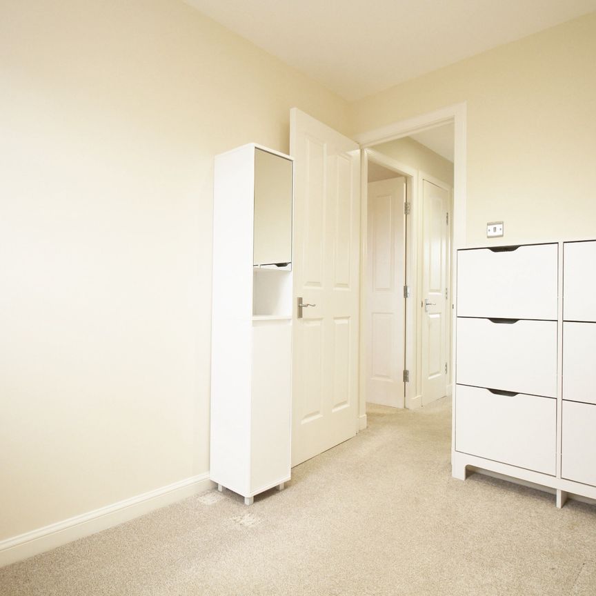 The Dell, Newton Mearns, Glasgow - Photo 1