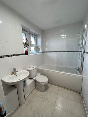Room in a Shared Flat, Stunning Double Room In Streatham, SW16 - Photo 1