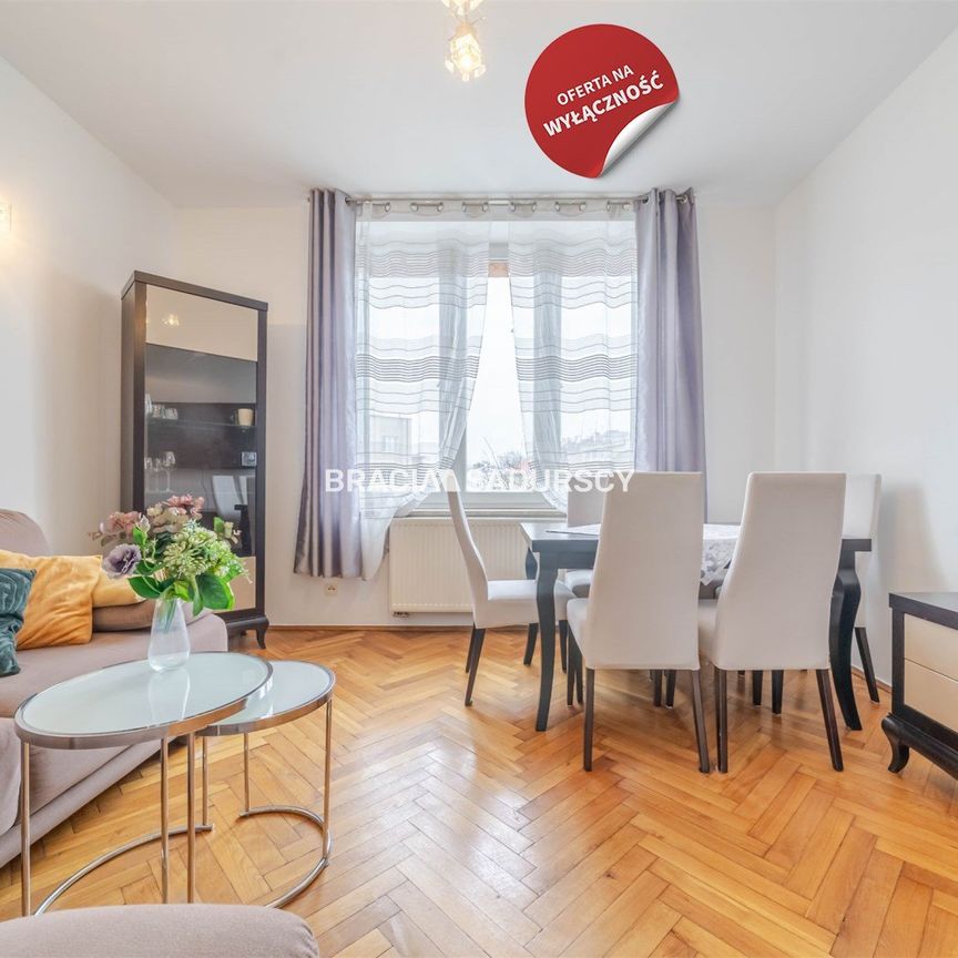 Wygodne mieszkanie w centrum z parkingiem. - Фото 1