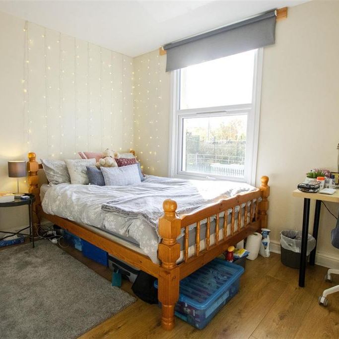 6 bedroom house to rent - Photo 1