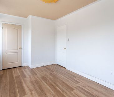 For Lease - 5047 Kempling Lane, Burlington, Ontario - Photo 6