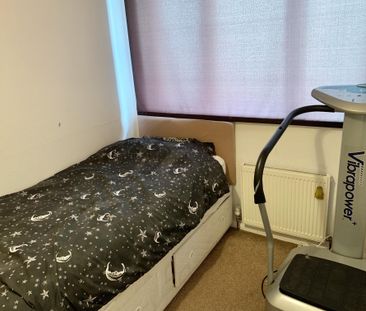 Lingfield Approach, Leeds - Photo 2