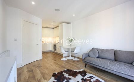 1 Bedroom flat to rent in Major Draper Street, Royal Arsenal Riverside, SE18 - Photo 2