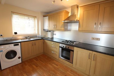 1 bedroom ground floor flat to rent - Photo 2