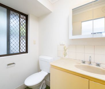 Great Size 4 Bedroom Home with Great Location!!!!!! @ $850 Per Week - Photo 3