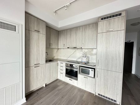 For Lease - 60 Honeycrisp Crescent Unit# 707, Vaughan, Ontario - Photo 3