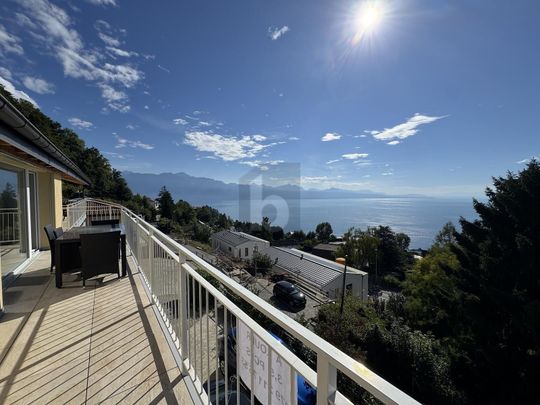 TRÈS LUMINEUX AVEC VUE IMPRENABLE SUR LE LAC - Photo 1