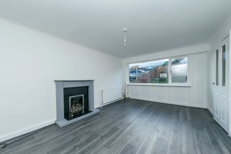 RBAOD LANE CLOSE BRAMLEY LEEDS LS13 2UD - Photo 2