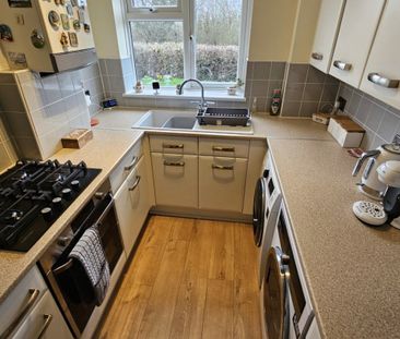 1 bed Apartment - To Let - Photo 3