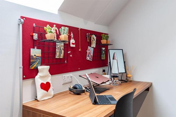 Studio to rent - Photo 1