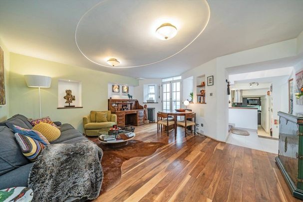 Brunswick Gardens, Kensington, W8 - Photo 1