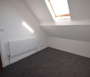 3 bedroom apartment to rent - Photo 4