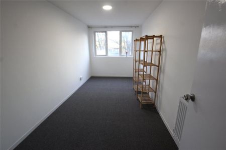 4 bedroom apartment to rent - Photo 2