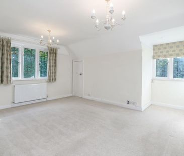 Fairwinds, 12 Oakfield Glade, Weybridge, Surrey, KT13 - Photo 6