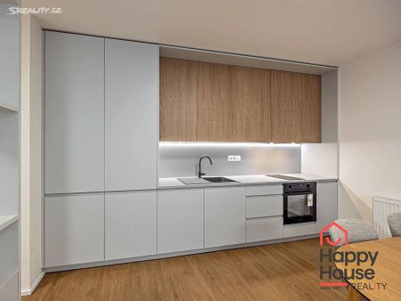 Pronájem bytu 1+kk 61 m² - Fotografie 5