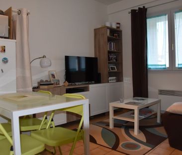 ROGNONAS, Appartement T2 avec terrasse et place de parking privée. , - Photo 4