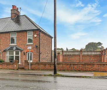 2 bedroom end of terrace house to rent - Photo 2