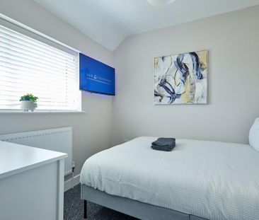 5 bedroom semi-detached house to rent - Photo 6