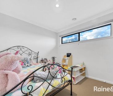 Low maintenance & Location - Photo 5