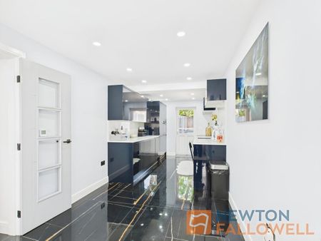4 bedroom detached house to rent - Photo 4