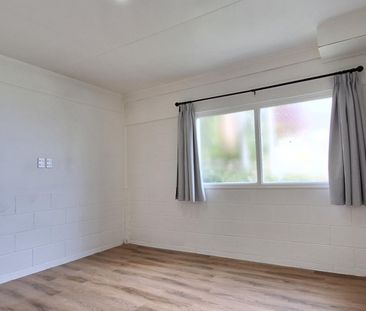 Spacious Family Home in Blockhouse Bay - Photo 6