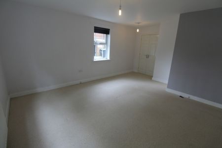 Brooklands, Haywards Heath, RH16 - Photo 3