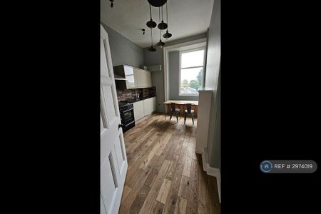 3 bedroom flat to rent - Photo 5