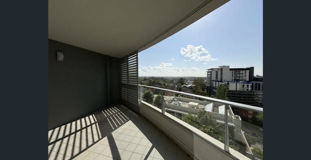New Paint & Carpet - Epica 3 bedrooms - Available Now - Photo 1