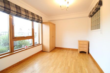 3 bedroom flat to rent - Photo 5