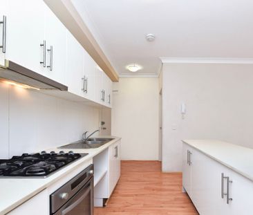 10/6-8 The Crescent, Homebush. - Photo 3