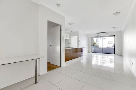 1/171 Scarborough Street, Southport QLD 4215 - Apartment For Rent - $660 | Domain - Photo 2