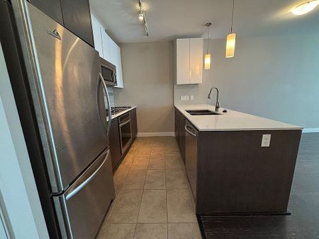 5511 Hollybridge Way condo — Richmond, BC (1-Bedroom) - 1 Bedroom - Photo 4