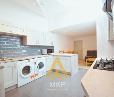 6 bedroom terraced house to rent - Photo 4