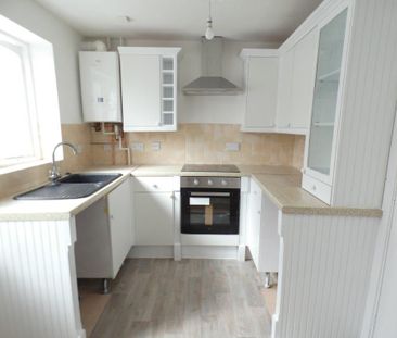 2 bedroom semi-detached house to rent - Photo 6