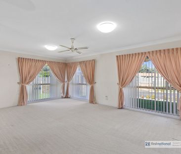 Freestanding Villa with large courtyard - Photo 1