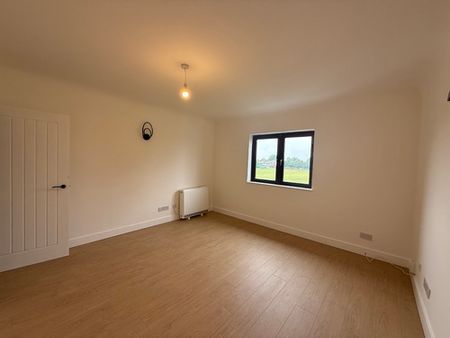 Property For Let - 11 Lance Lane - Photo 4